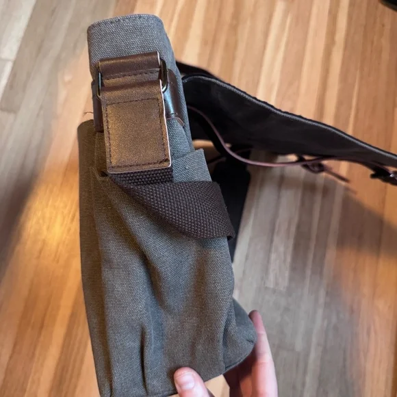 Haunted Mansion Limited Edition Disney Promo Messenger Bag- LIKE NEW!